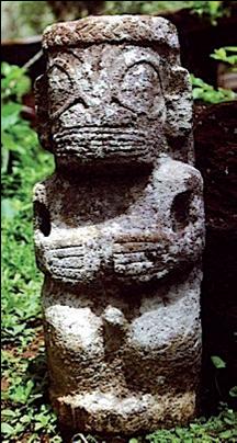 Sculpture ancienne de TIKI fait par les 1er hommes aux Iles Marquises. Image sur le web de Ottino-Garanger